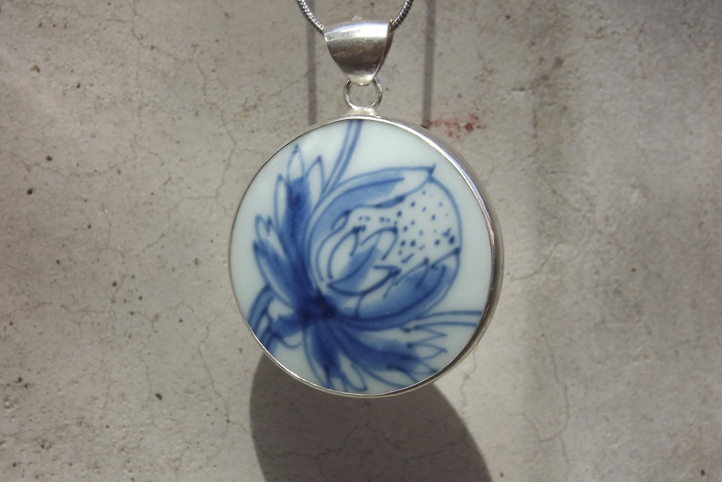 Chinese antique porcelain handmade sterling silver blue and white peony pendant 