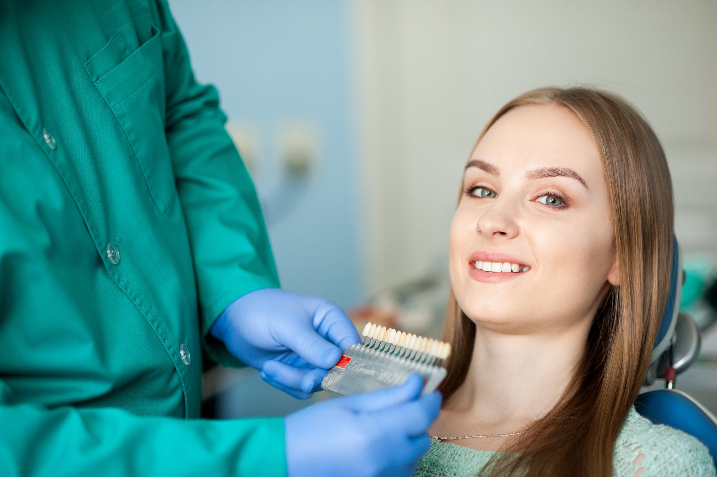 Veneers vs. Dental Bonding: Which Cosmetic Treatment Is Right for You?