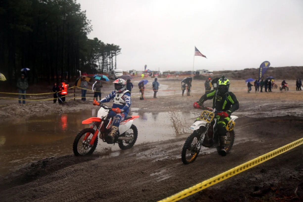 The author (#506 Yamaha) not long after the start. Photo credit: Shannon Bloom Photography.