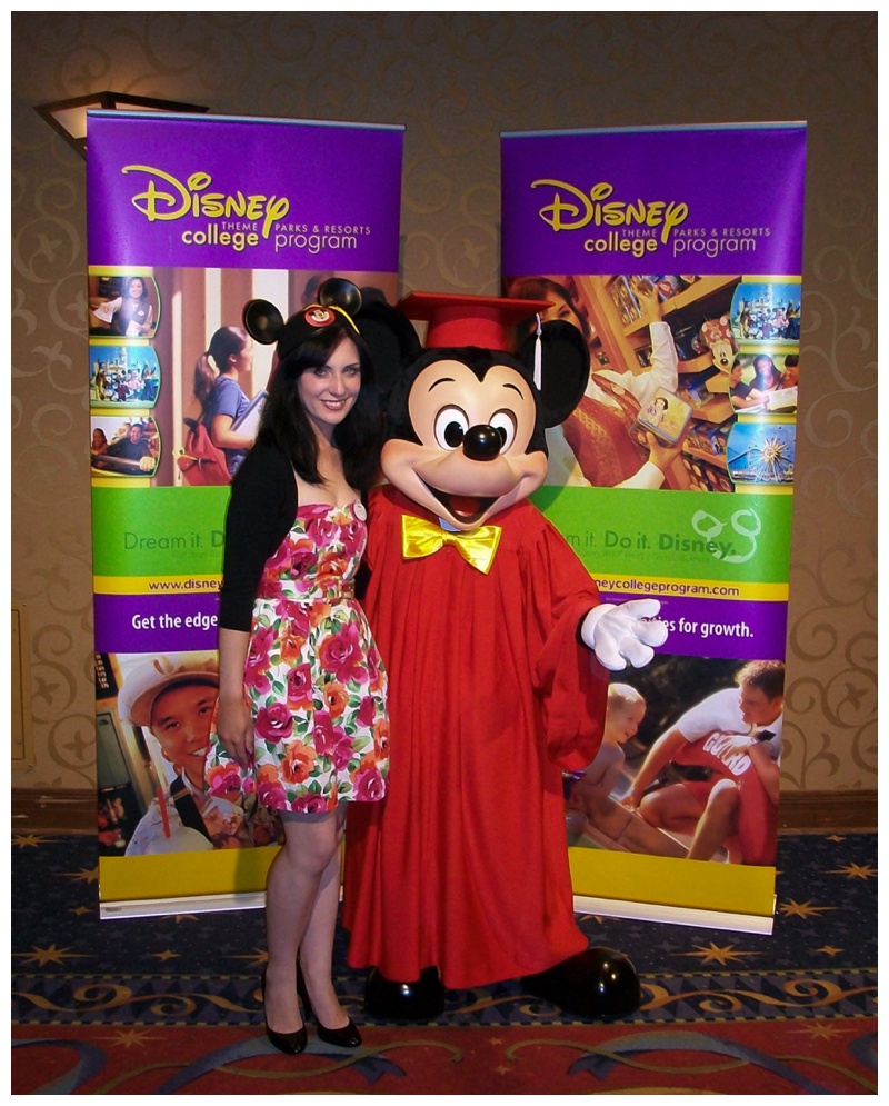 Kate-Alison-Photography-Disneyland-Photopass-Cast-Member_0004.jpg