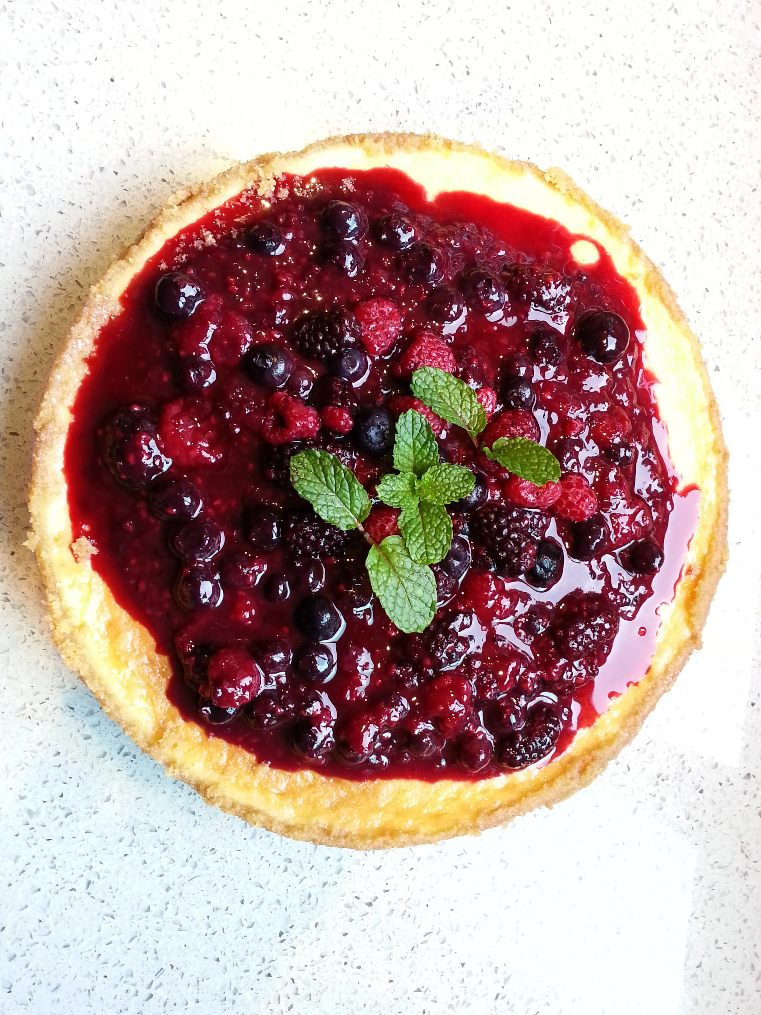 New York Style Cheescake con Almíbar de Frutos Rojos