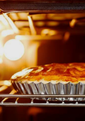 4-apple-pie-oven-Misha-Kaminsky-GettyImages-533580738-848x477.jpg