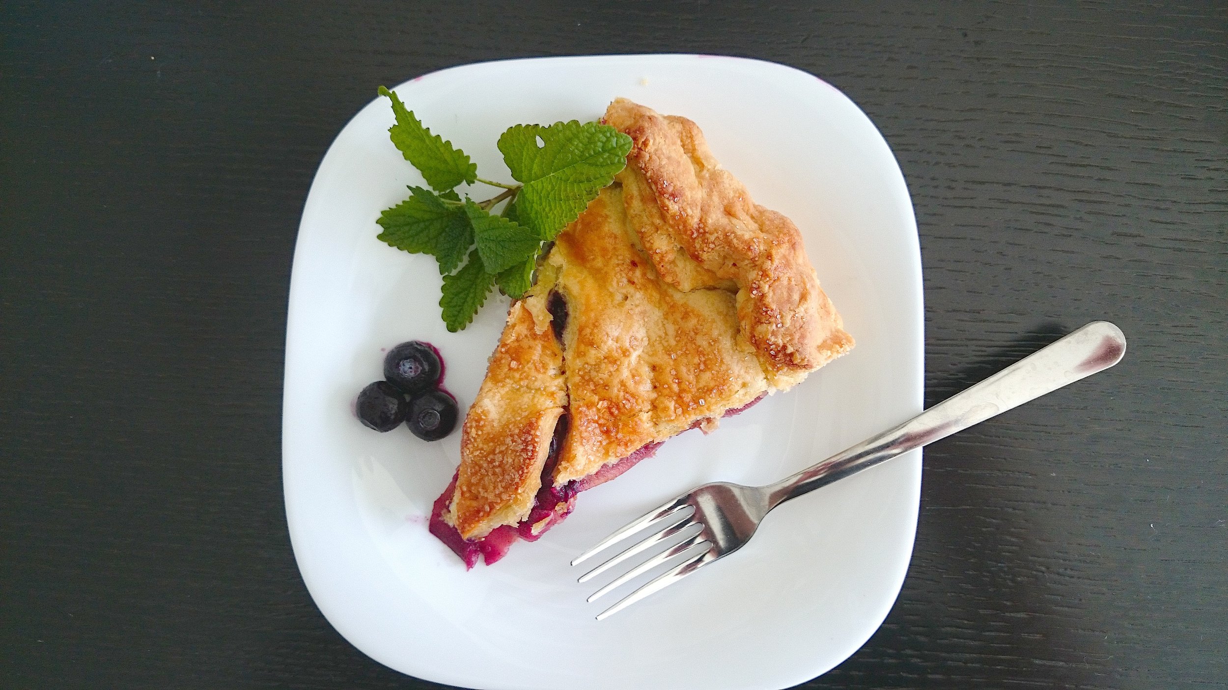 Apple-Blueberry Pie 2.jpg