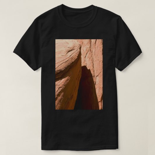 docking_rock_nature_art_beauty_t_shirt-r72ec6f5d840649578386278589f73cf7_jgsdi_532.jpg