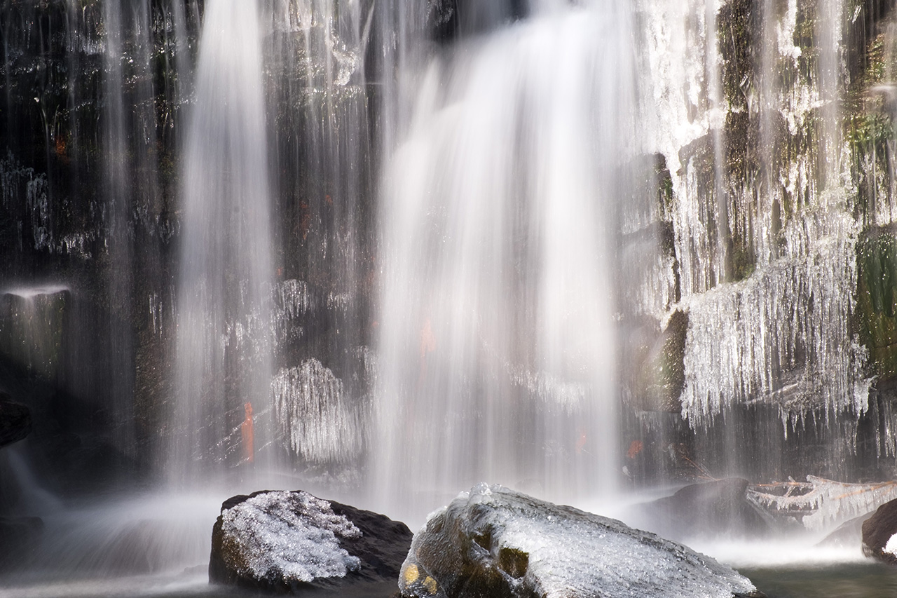 Cwm Du Waterfall.jpg