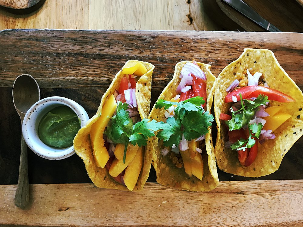 Lentil tacos with fresh mango