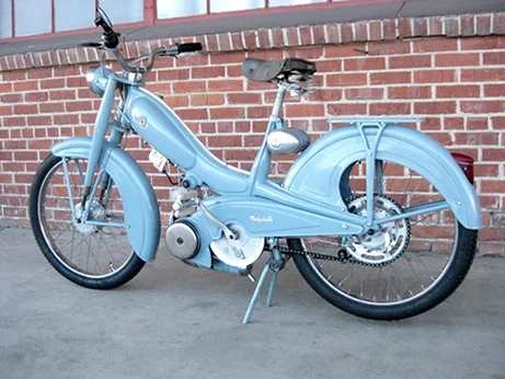 Blue Mobylette 11_web.jpg