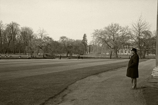Luís Barreira Hyde Park, London, 1988 Fotografia Gelatin-Silver Print série: street photography arquivo: F_039_5073, 1988