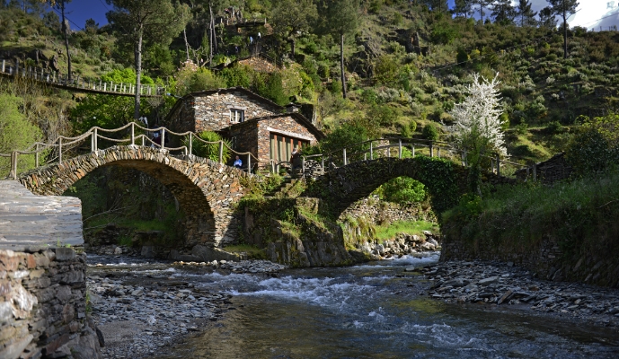 Luís BarreiraFoz D´Égua, Piódão, 2016série:Fotografiaarquivo:&nbsp;04_25_NK1_2644, 2016coordenadas:&nbsp;40.247197 -7.812672