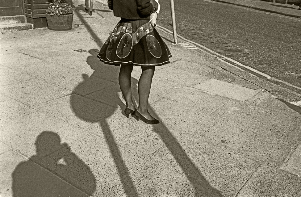 Luís Barreira Saia rodada, Londres, 1988 Fotografia Gelatin Silver print