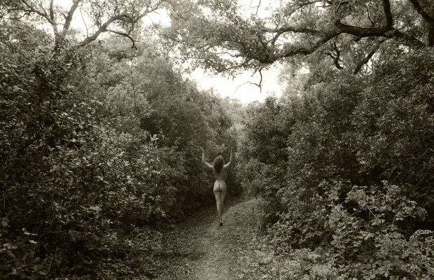 Luís Barreira Nu #002 , Dríade , Arrábida, 1998 Fotografia Gelatin Silver print série: De rerum natura