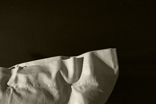 Luís Barreira Pillow, 1986 Fotografia 24x30 cm Gelatin Silver print Série: photo graphias