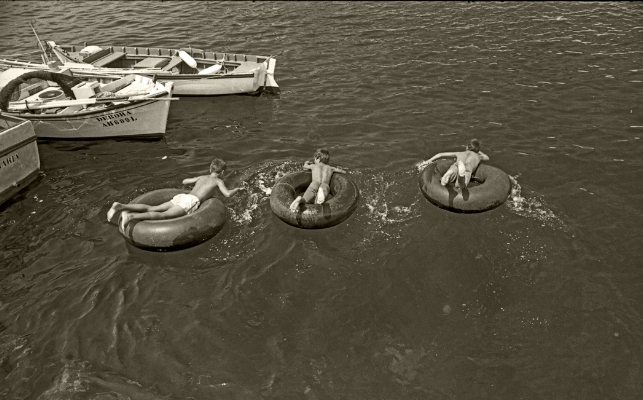 Luís Barreira Banho São Jorge, Açores, 1995 Fotografia Gelatin Silver print