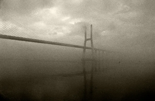 Luís Barreira Ponte Vasco da Gama / Vasco da Gama Bridge, 2000 Fotografia Gelatin Silver print Série: Ponte Vasco da Gama