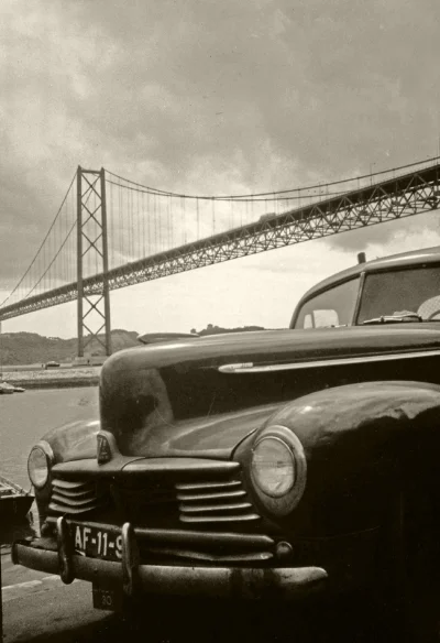 Luís Barreira Ponte 25 de Abril, Lisboa, 1984 Fotografia Diapositivo digitalizado