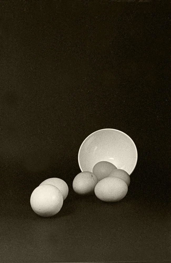 vase & eggs