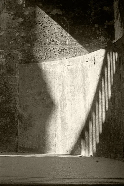 Luís Barreira shadows, york England, 1987 Fotografia Gelatin Silver print arquivo: #030_4604, 1987