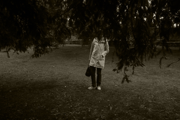 Luís Barreira walkink in the park , 2016 fotografia série: street photography arquivo: 11_3251, 2016