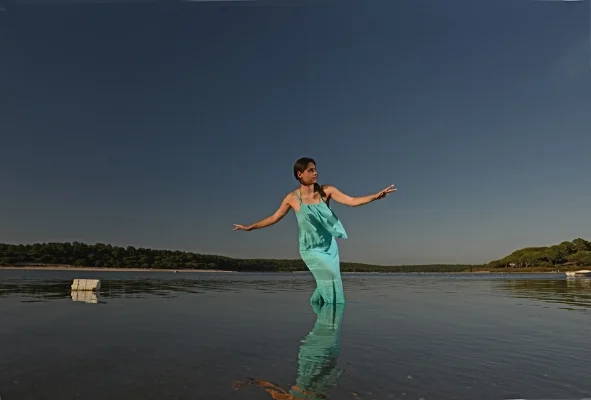 Luís Barreira Dancing in the water II Lagoa de albufeira, 2015 Fotografia Série: arquivo: 09_0650, 2015