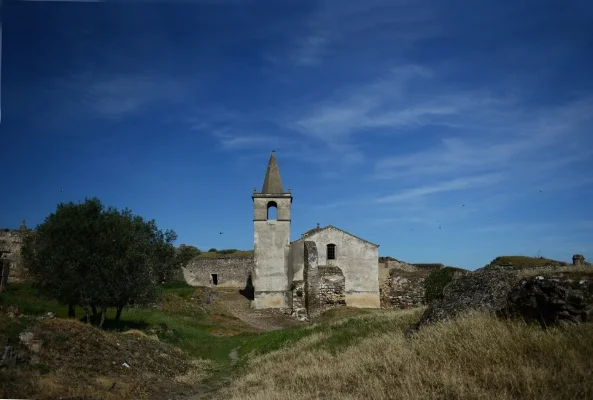Luís Barreira Castelo de Juromenha, 2015 Fotografia arquivo: 03_5420, 2015 coordenadas GPS: 38°44'16.3"N 7°14'24.1"W