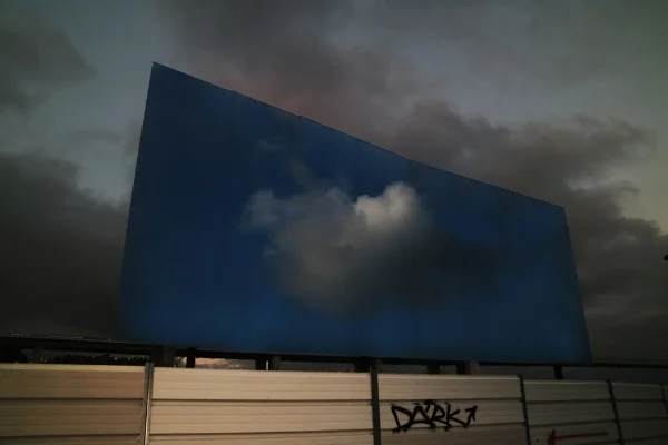 Luís BarreiraSky is blue, 2017Fotografiasérie: empty spacearquivo: 01_5552_cloud, 2017