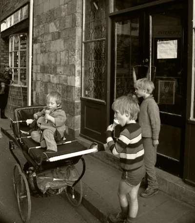 Luís Barreira "ice cream" York, UK, 1988 Fotografia Gelatin Silver print série: street photgraphy arquivo: F_038_5025, 1988
