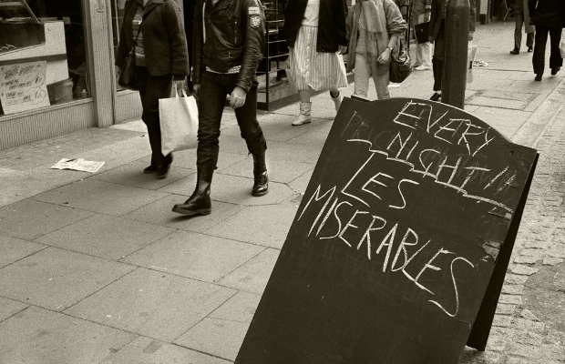 Luís Barreira "Les Miserables", 1988 London Fotografia Gelatin Silver print série: street photography arquivo: F_038_5049, 1988