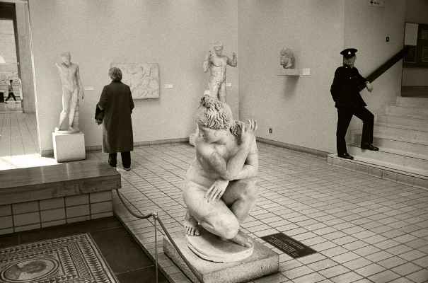 Luís Barreira “Lely's Venus” - Afrodite surpreendida no banho (século II a.C.) British Museum, 1988 London Fotografia Gelatin Silver print arquivo: F_038_5053, 1988