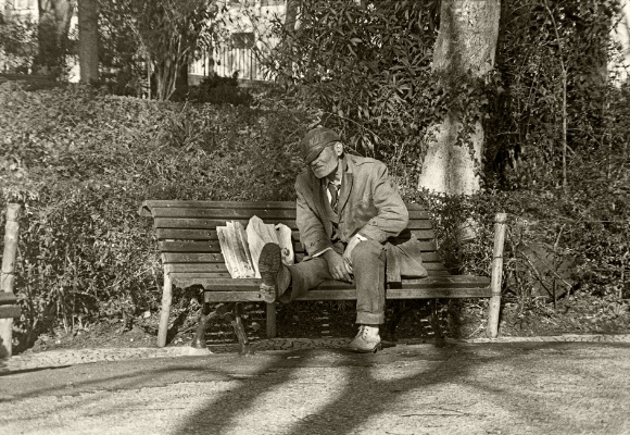 Luís Barreira Homeless Lisboa, 1981 Fotografia Gelatin Silver print arquivo: F_003-4635, 1981
