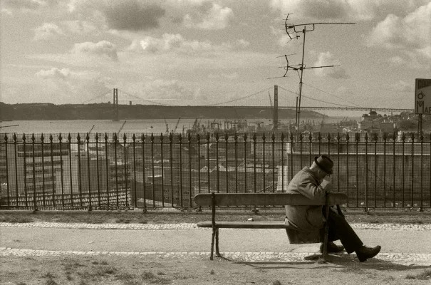 Luís Barreira Miradouro de Santa Catarina, Lisboa 1981 Fotografia Gelatin Silver print arquivo: F_003-4629, 1981