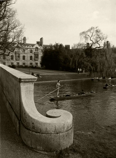 Luís Barreira Cambridge, 1988 Fotografia Gelatin Silver print série: street photography arquivo: F_039_5078, 1988