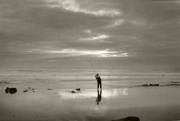 Luís Barreira Pescador em Carcavelos, 1988 Fotografia Gelatin Silver print série: arquivo: F_047_15291, 1988
