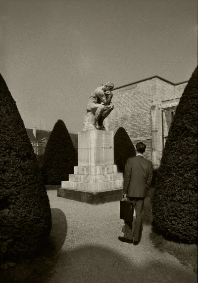 Luís Barreira O Pensador de Rodin, 1989 Museu Rodin - Paris Fotografia Gelatin Silver print série: street photography arquivo: F_061_5880, 1989