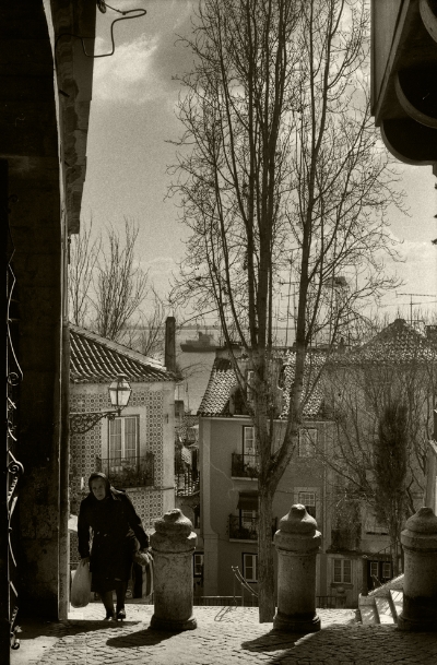 Luís Barreira Alfama, 1981 Fotografia Gelatin Silver print serie: street photography arquivo: F_004_4652, 1981