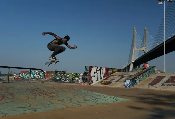 Luís Barreira Domingos Pereira ( skater ), 2017 Fotografia serie: no parque arquivo: 06_13_DSCF1013, 2017