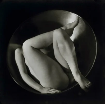 Ruth Bernhard, In the Circle , 1934