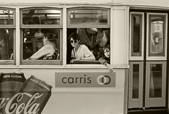 Luís Barreira Eléctrico 28, 2017 série: street photography Fotografia arquivo: 11_12_DSCF3416, 2017