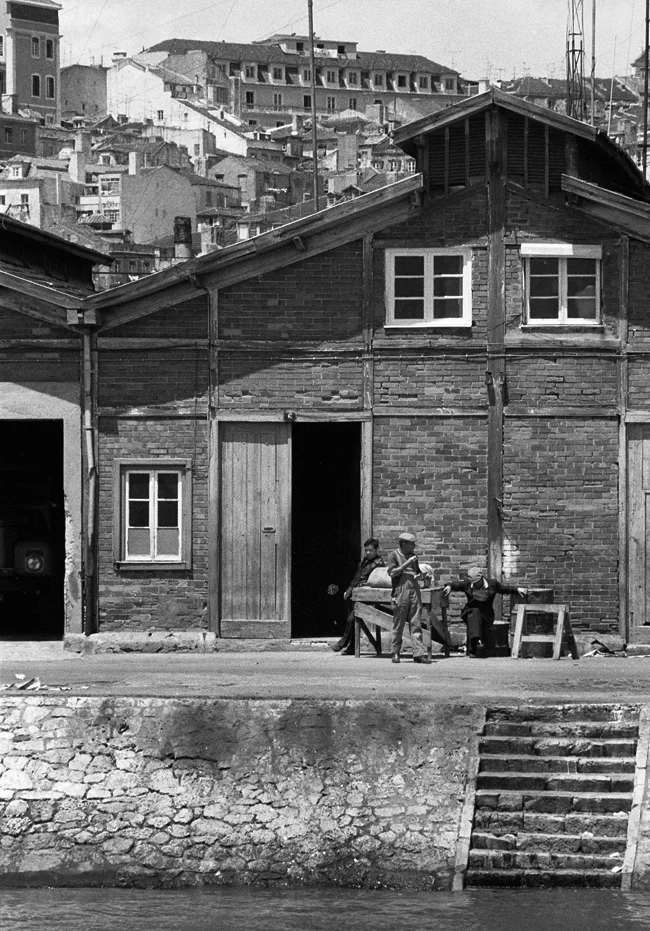 Cais do Sodré, 82
