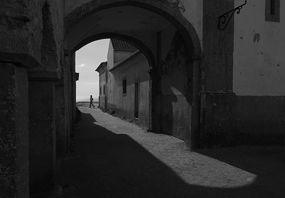 Luís Barreira Nossa Senhora da Mua, 2019 série: street photography Fotografia arquivo: 2019_03_24_IMG_0770