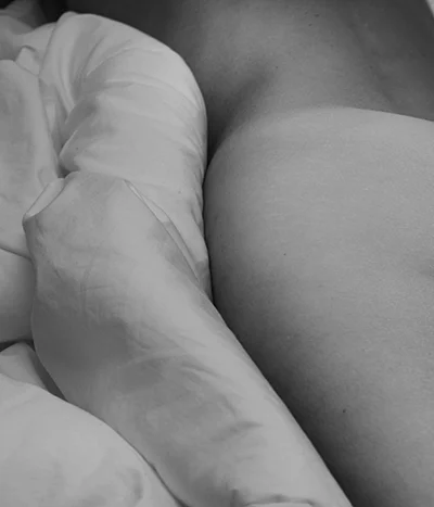 Luís Carvalho Barreira nu deitado , 2019 série: NUANCES Fotografia arquivo: 2019_05_01_NK2_3972