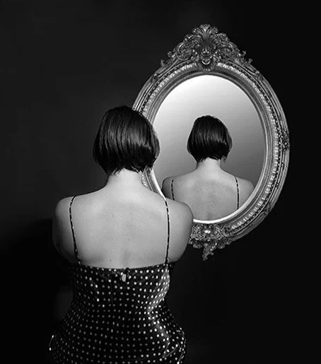 Mirror 
@photovogue 
#pvmondaysurreal