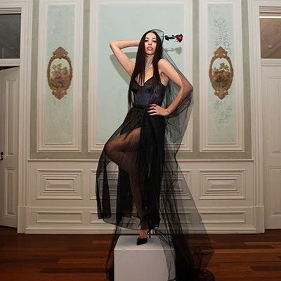 Retratos Improv&aacute;veis, 25
com a bela @yasminwoler 
📸 @lcbphotos 
agradecimentos &agrave; #bibliotecadealc&acirc;ntara