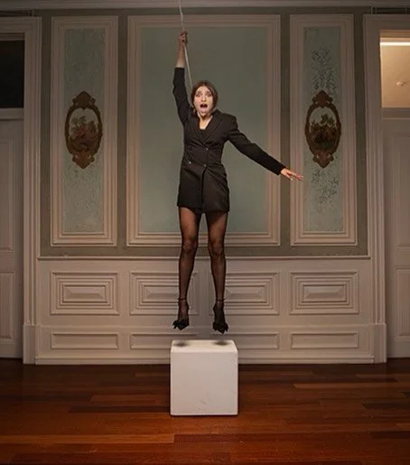 &ldquo;Retratos Improv&aacute;veis&rdquo;, 25
com a irrever&ecirc;ncia de 💃🏽 @luna_ines__ 
📸 @lcbphotos 
🙏 PONTE - Encontro Internacional de Moda e Performance | Biblioteca de Alc&acirc;ntara - Jos&eacute; Dias Coelho