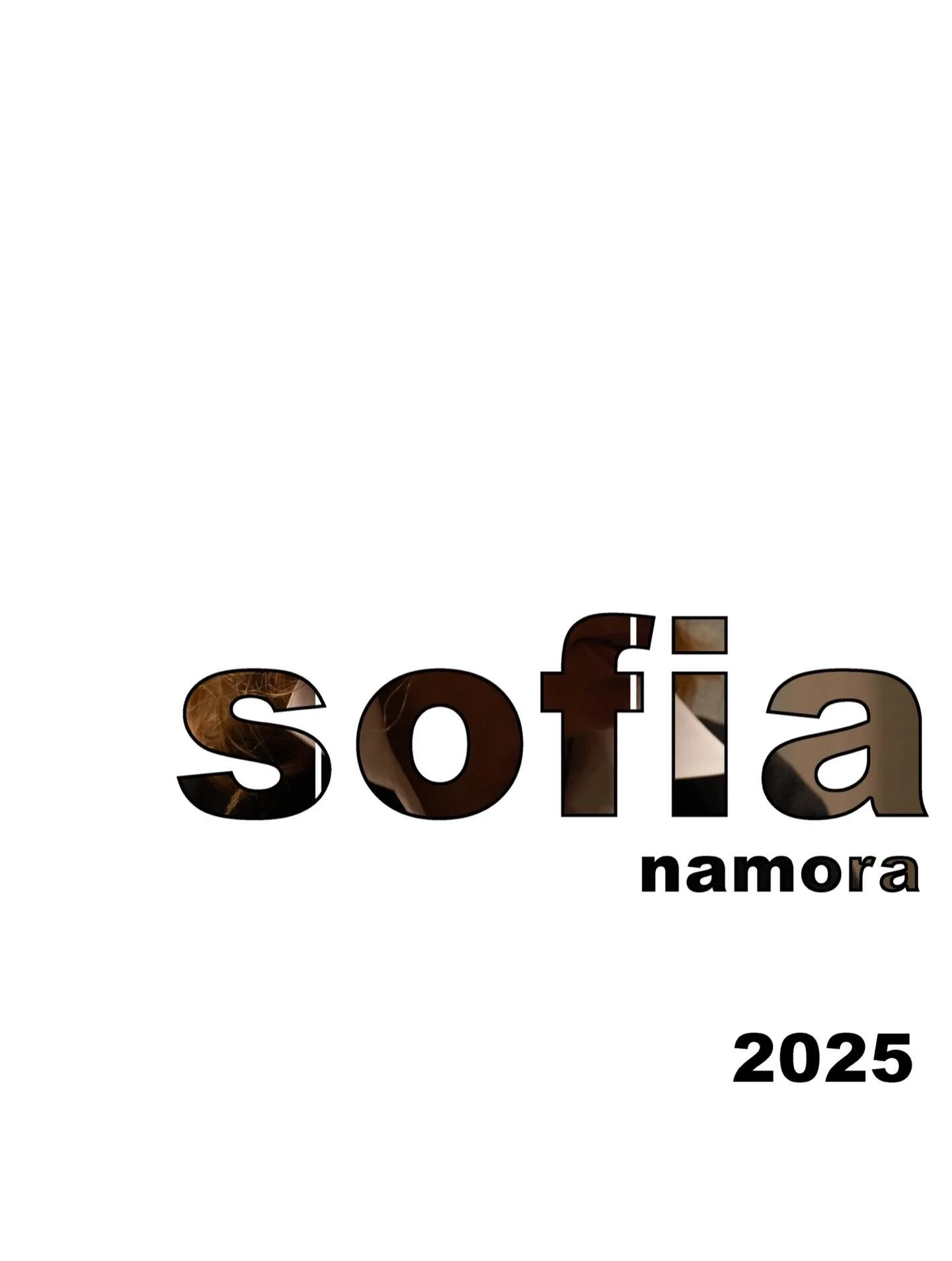 2025 com a artista pl&aacute;stica @sofianamora 
📸 @lcbphotos