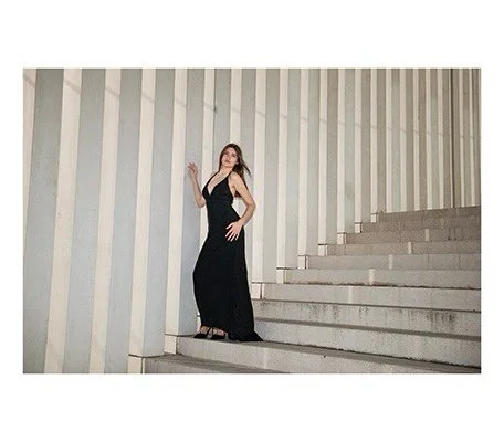 &ldquo;Quando a luz se revela em poema&rdquo;, 26
💃🏻 @luna_ines__ 
📸 @lcbphotos