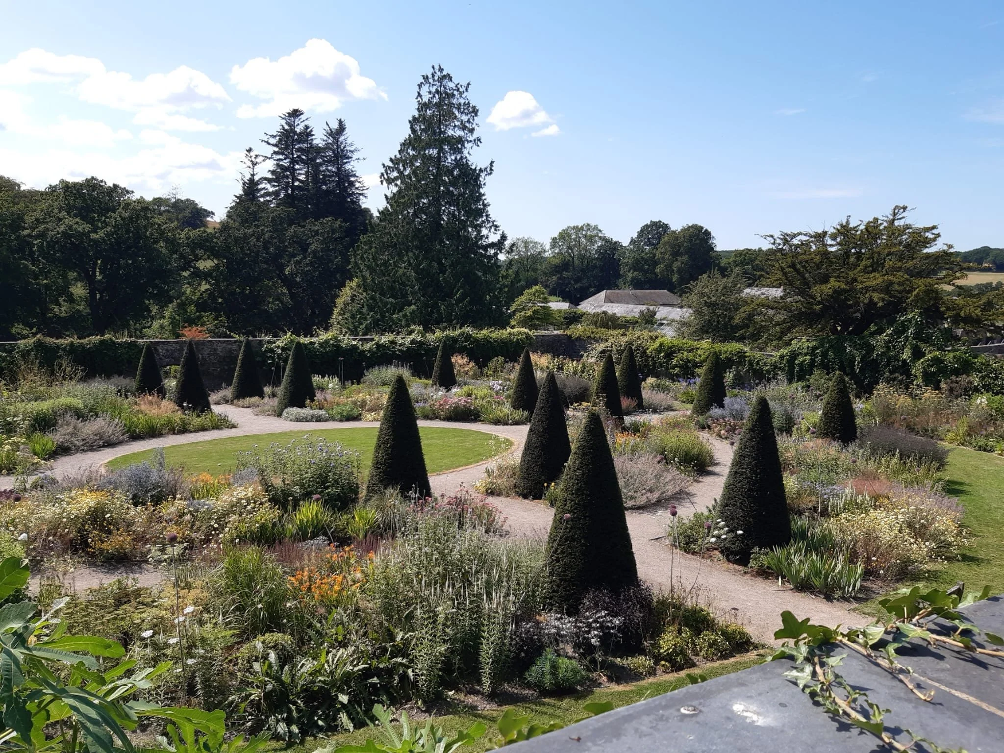 Aberglasney Coach Trip