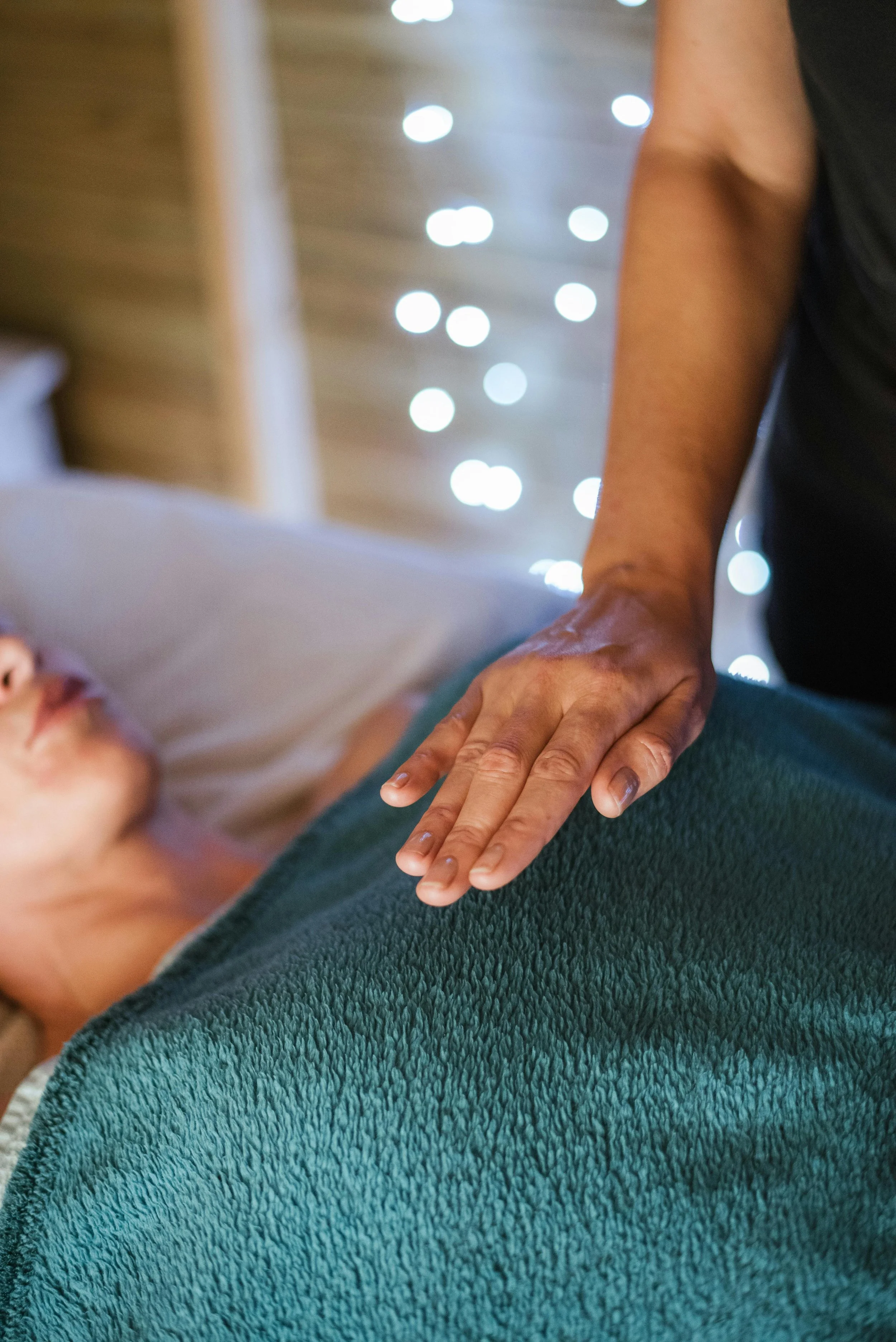 Reiki in Milton Keynes: What to Expect &amp; How to Choose the Right Practitioner