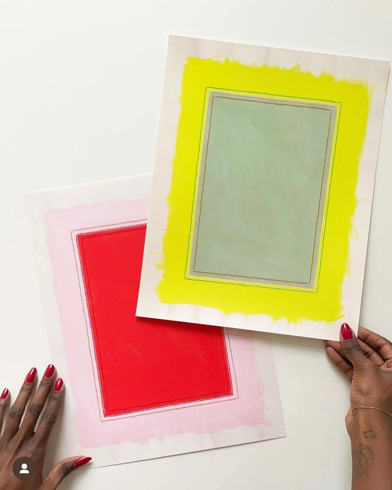 A few of my favorite shots and a few of my favorite creatives 😍😍😍 @bonfemmes (makes me want to book a flight to Chicago rn!) 🙌 @createacolorfullife (so I can DIY vicariously from my couch) 🔨 @camilapavoneinteriors (my dog mom goals) 

BIG NEWS f