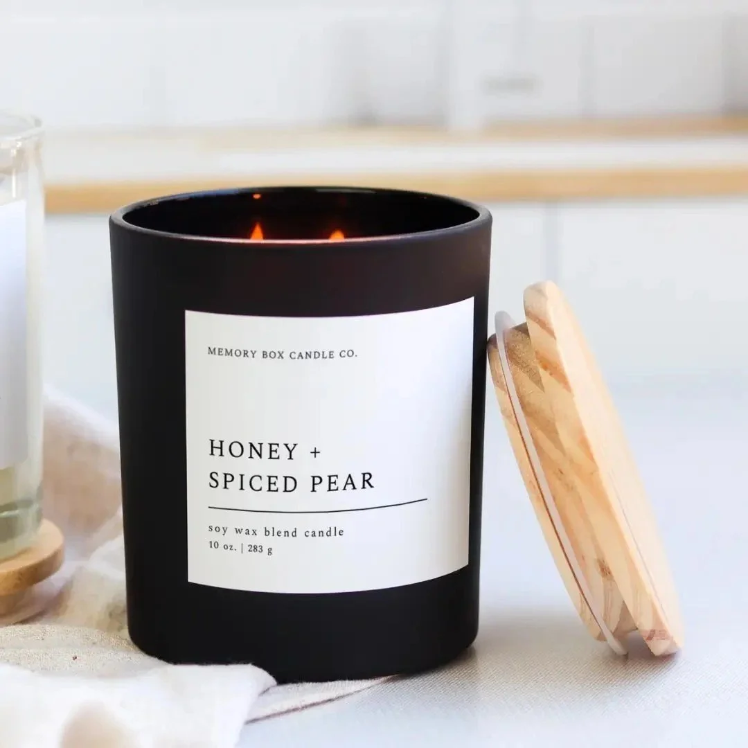 Honey spiced pear soy candle for Thanksgiving table decor.