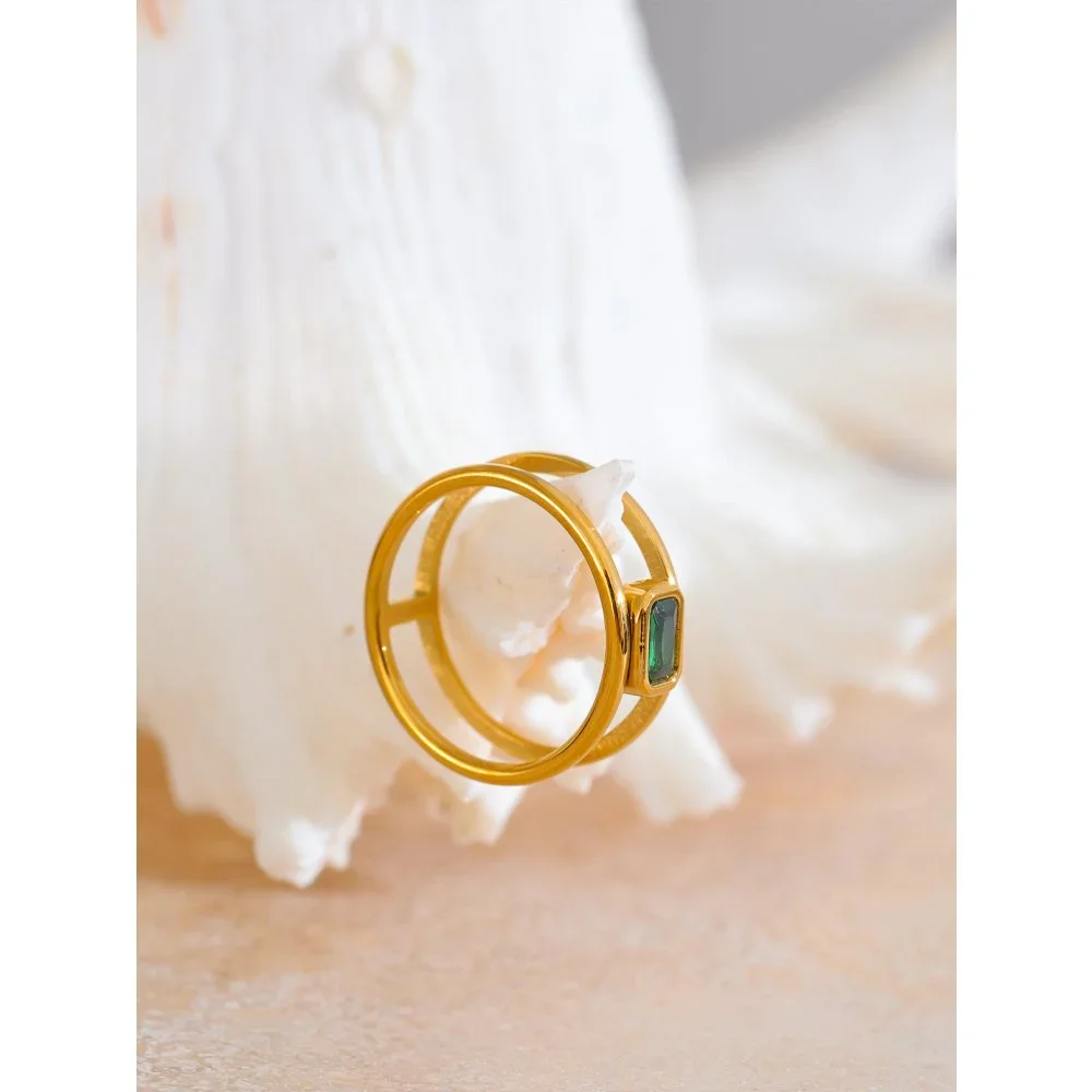 Emerald Gemstone Gold Ring for women, a luxurious green gemstone jewelry piece and thoughtful gift perfect for birthdays, anniversaries, and celebrations.